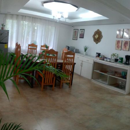 Amor'S Place Puerto Princesa ภายนอก รูปภาพ
