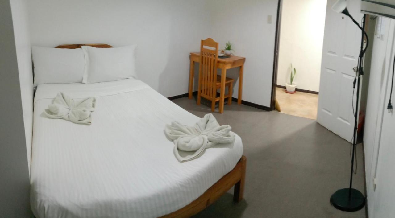 Amor'S Place Puerto Princesa ภายนอก รูปภาพ